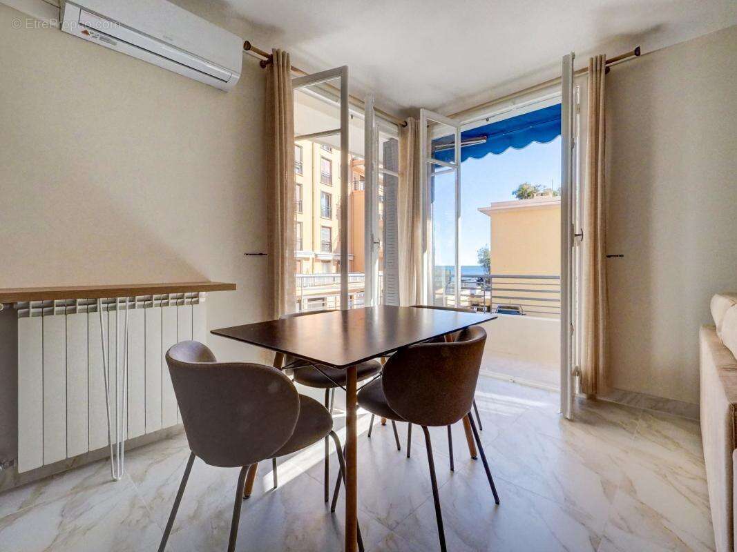 Appartement à ROQUEBRUNE-CAP-MARTIN