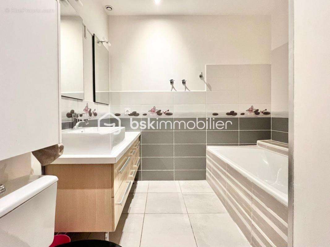 Commerce à COLOMBIERS