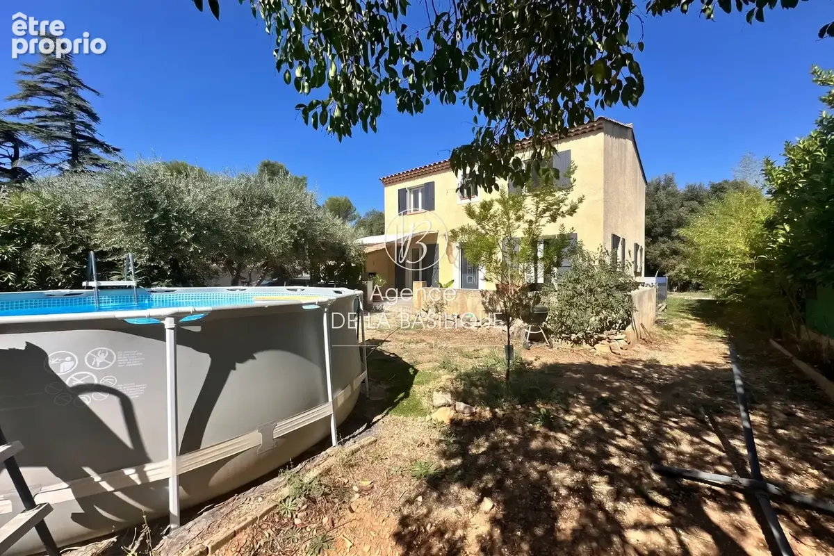 Photo Maison à Saint-Maximin-La-Sainte-Baume au prix de 399 900€