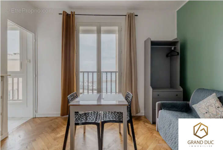 Appartement à MARSEILLE-2E