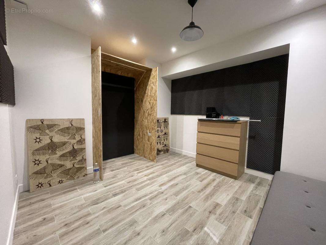 Commerce à SAINT-CLOUD