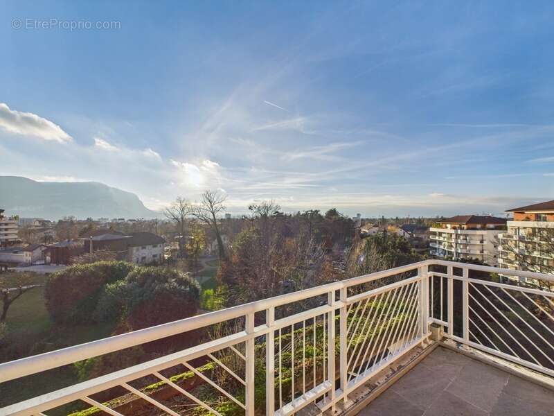 Appartement à AMBILLY