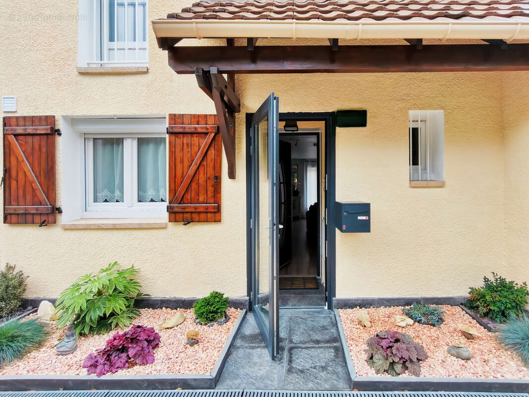 Maison à EMERAINVILLE