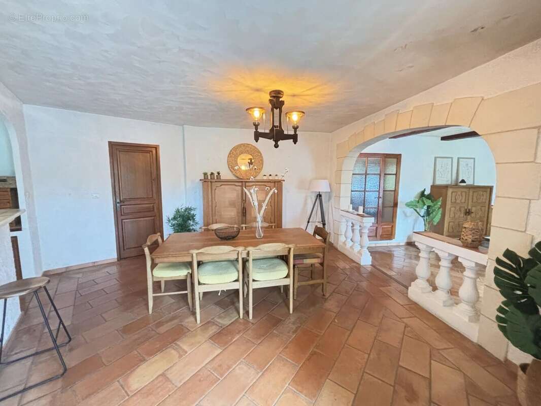 Maison à FIGANIERES