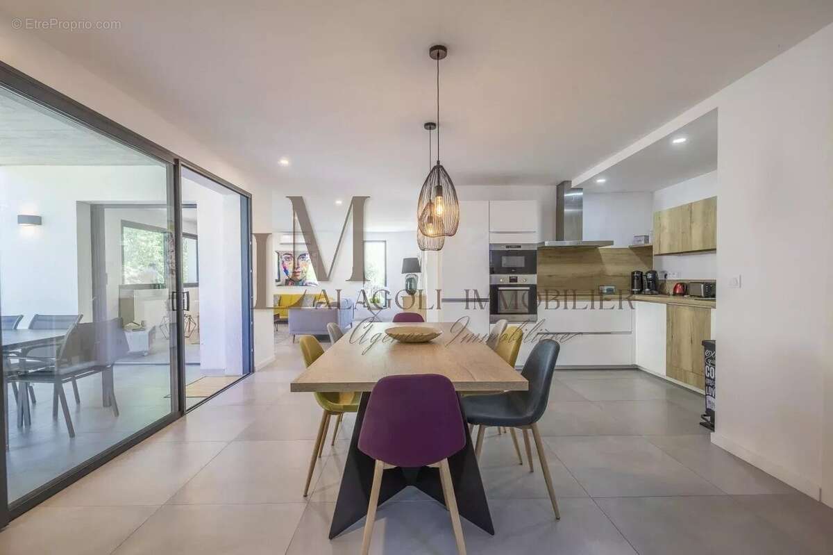 Maison à PORTO-VECCHIO