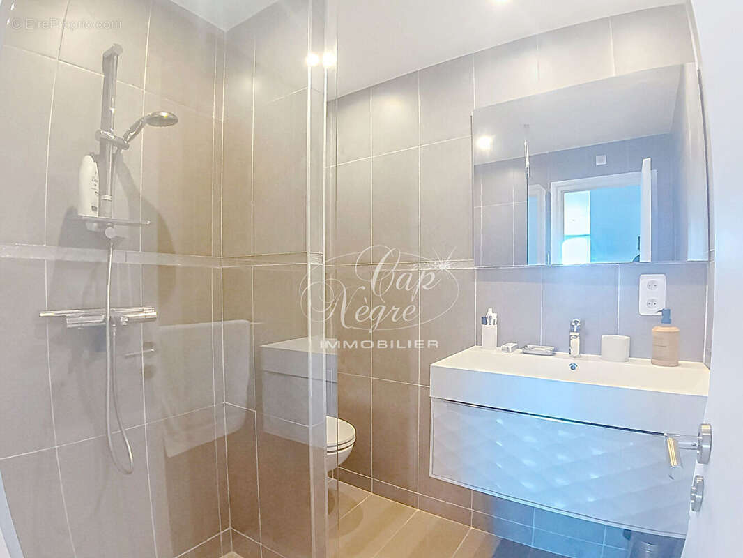 Appartement rénové vue mer & port à vendre aux marines de cogolin - golfe de saint tropez - photo 8