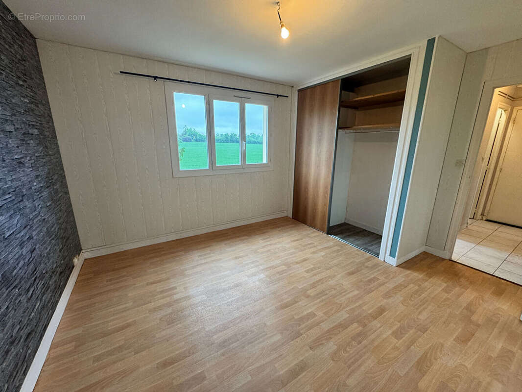 Appartement à PONT-HEBERT