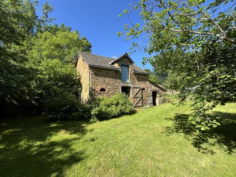 Exclusivité – maison en pierre de 183m² avec 5 chambres et grande dépendance à plessé - photo 12
