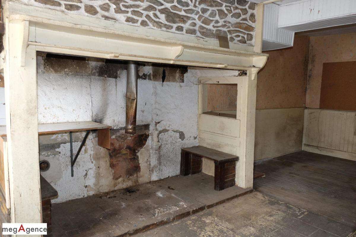Maison à LAGRAULIERE