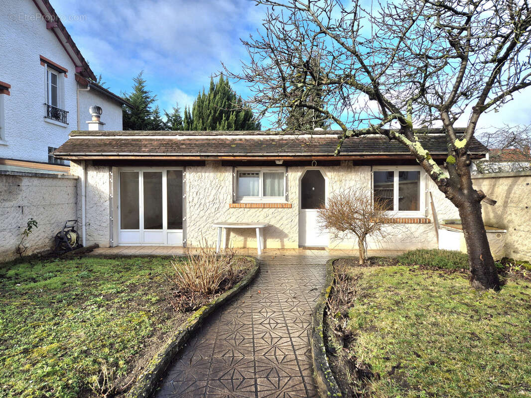 Maison 6 pièces avec dépendance - photo 19