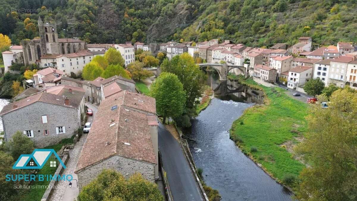 Appartement à LAVOUTE-CHILHAC