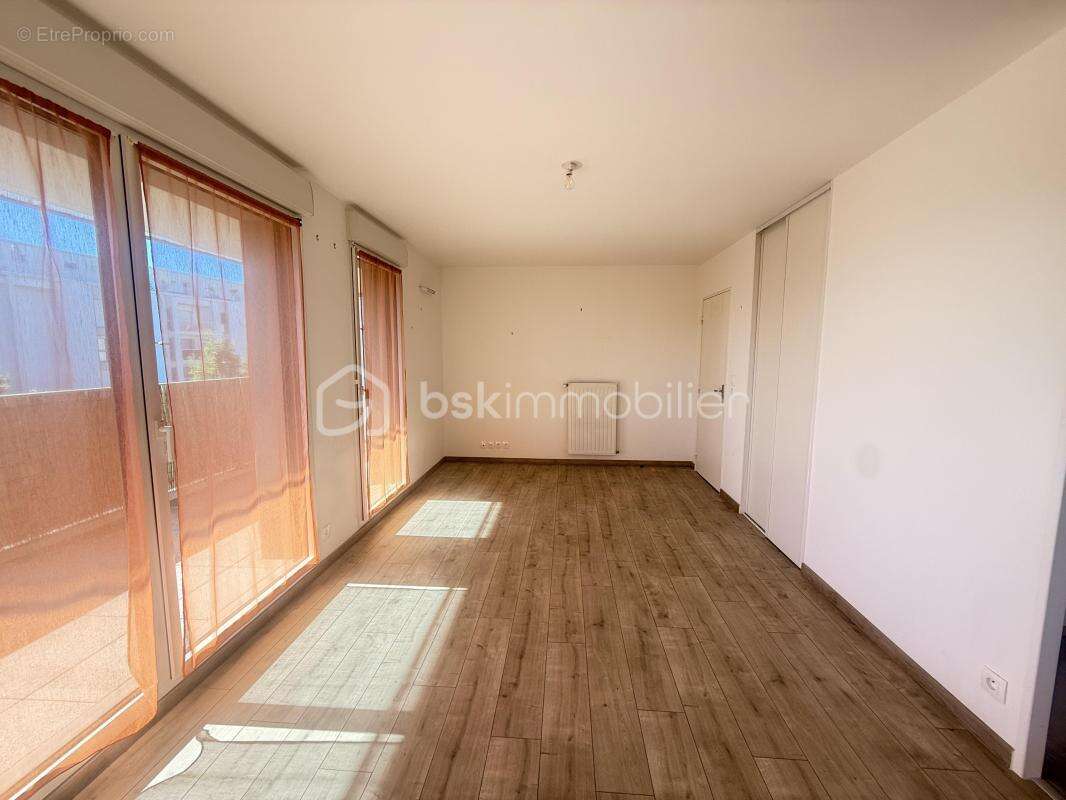 Appartement à VEZIN-LE-COQUET