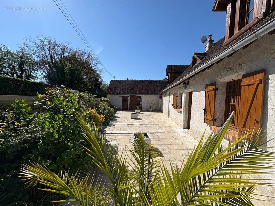 Maison à COUR-CHEVERNY