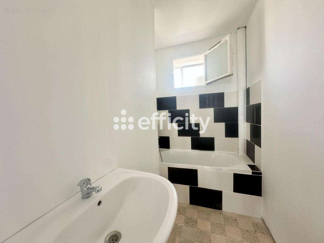 Appartement à MARSEILLE-15E