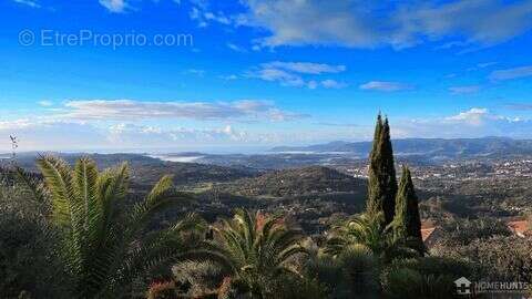 Maison 239 m² à Grasse  - photo 2