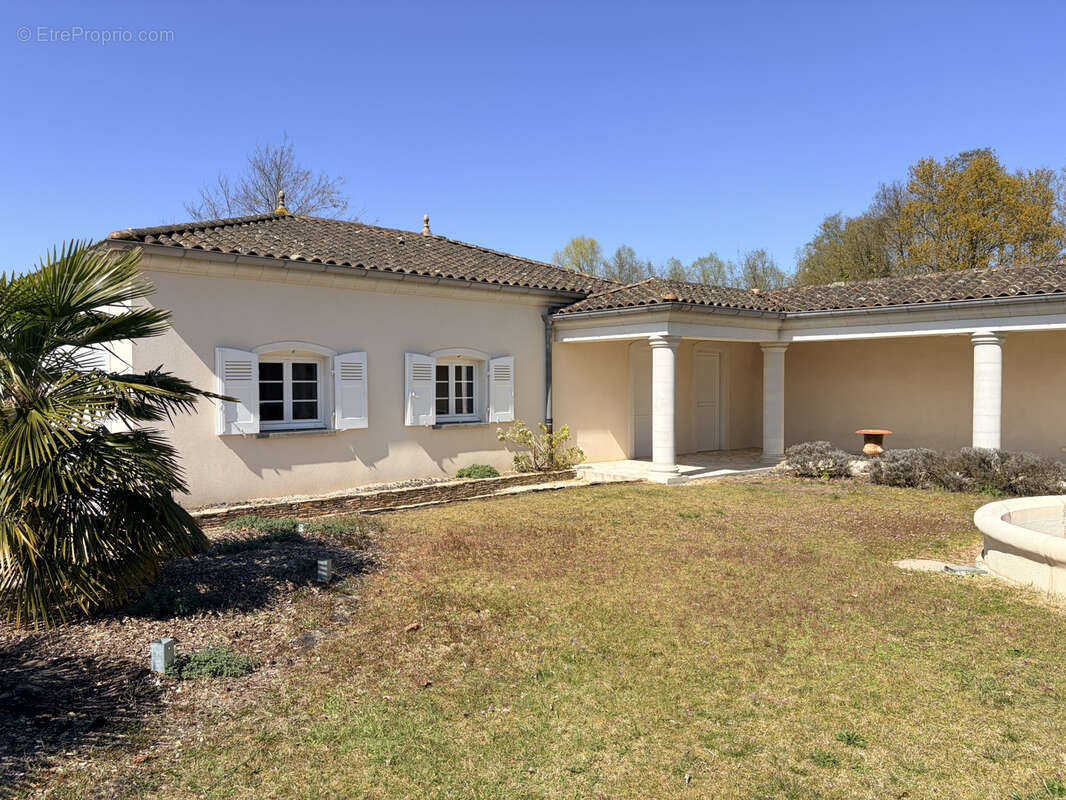 Maison à PONT-DE-VAUX