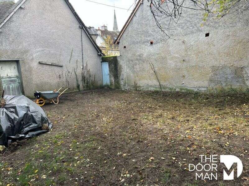 Maison à LES MONTILS