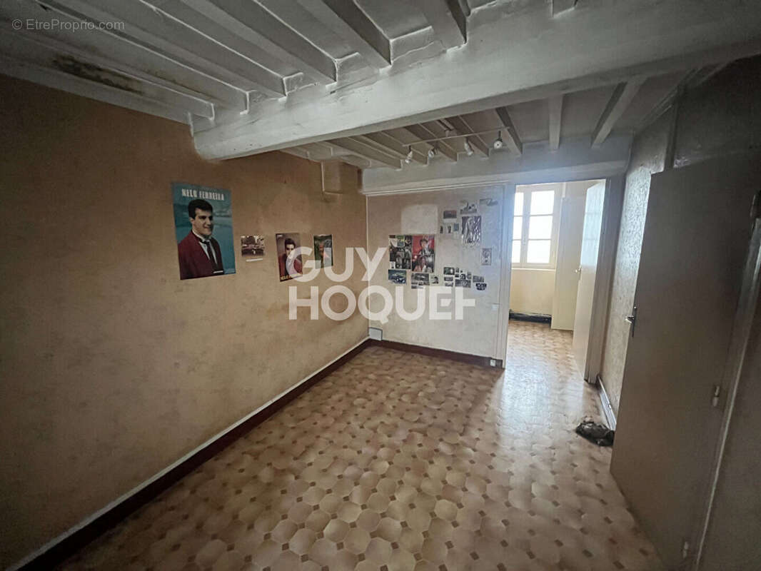 Maison à VOLVIC