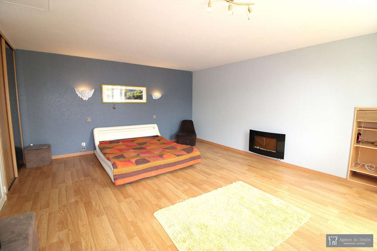 Maison à SAINT-LEGER