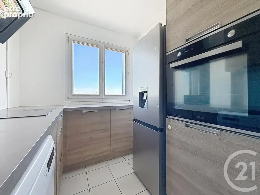 Appartement 3 pièces 62 m² à vendre à La Chapelle-Saint-Luc (10600) - photo 4