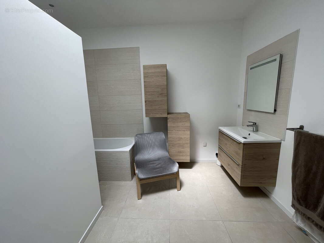 Maison à LES ISSAMBRES