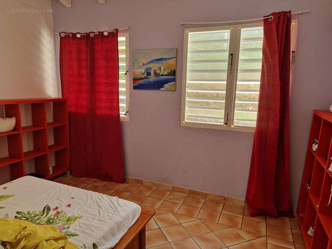 Maison à PETIT-BOURG