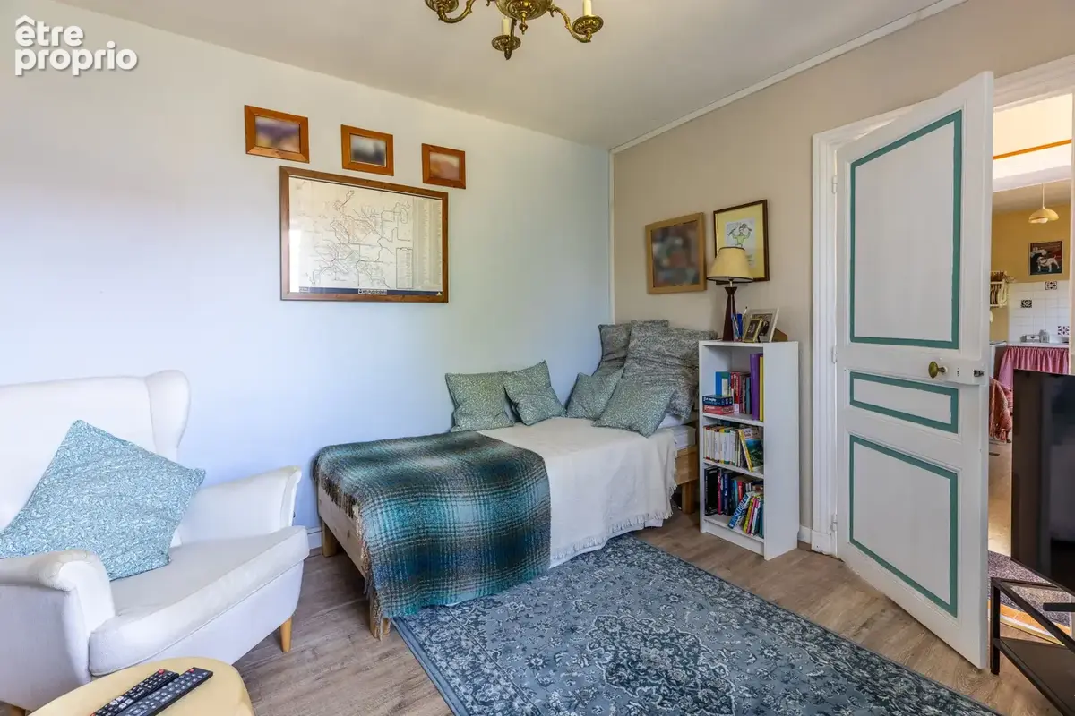 Naves 03330 -maison pierre-terrain- garage-atelier 119 000 euros fai - photo 6