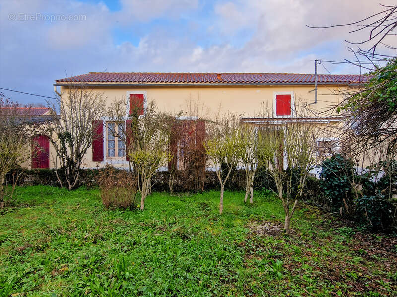 Maison à TONNAY-BOUTONNE