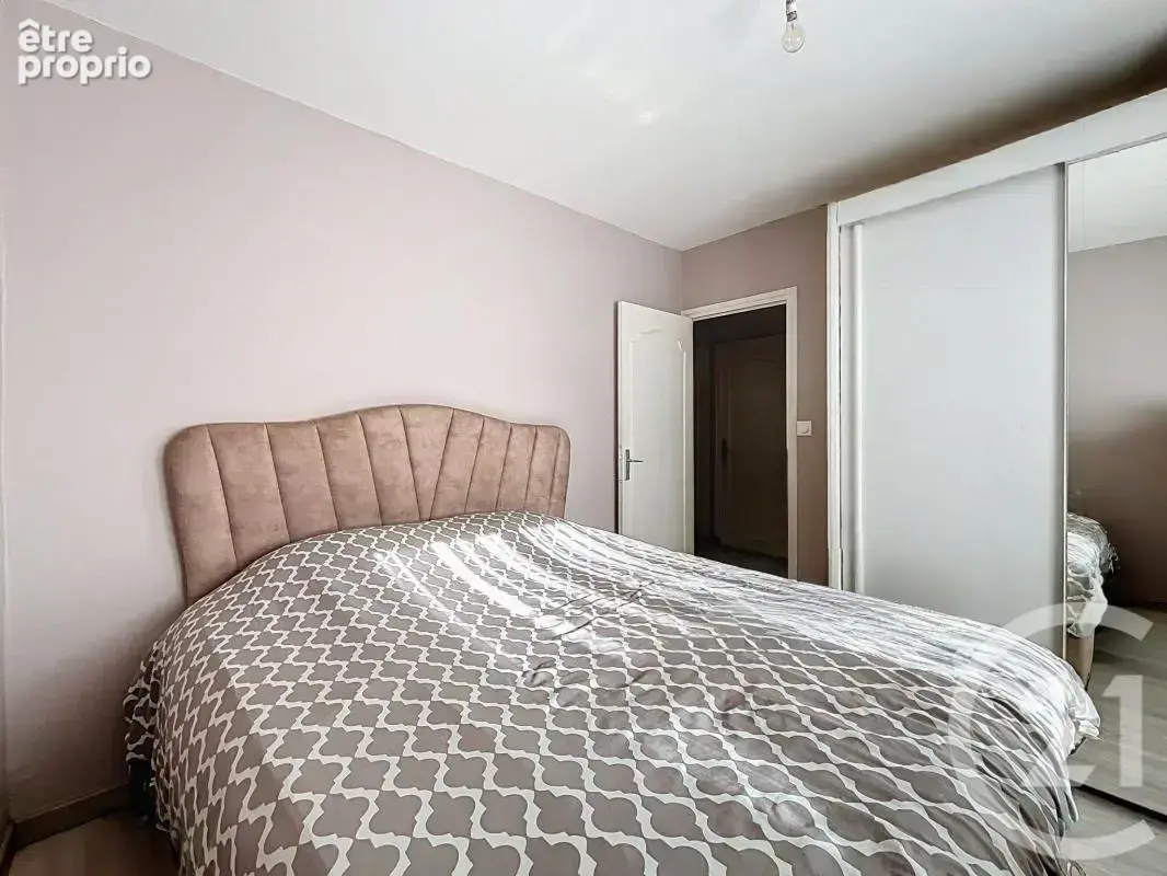 Appartement 57 m² à Pont-Eveque  - photo 9