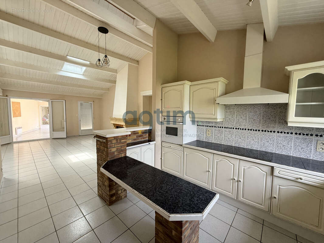 Maison familiale   Saint-André d'Ornay - photo 2
