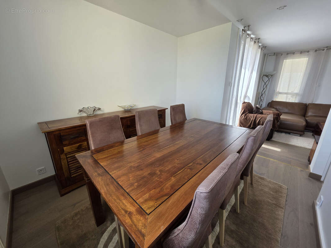 Appartement à CHENOVE