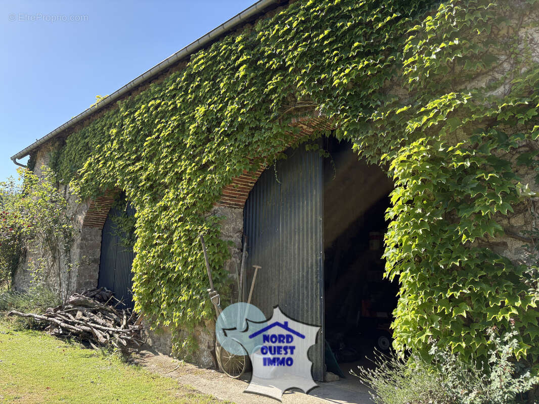 Demeure de Charme datant  1685,  isolée en campagne - photo 3