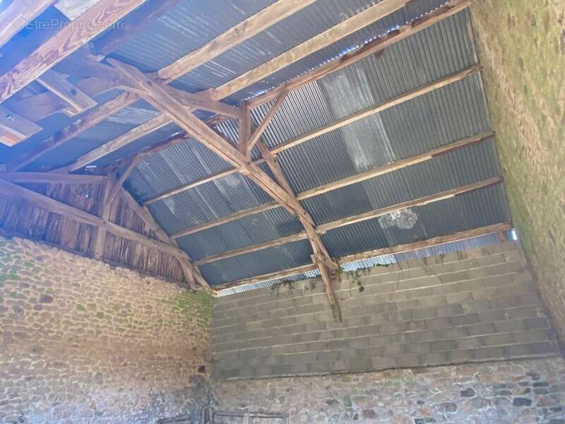 Maison à BUSSIERE-DUNOISE