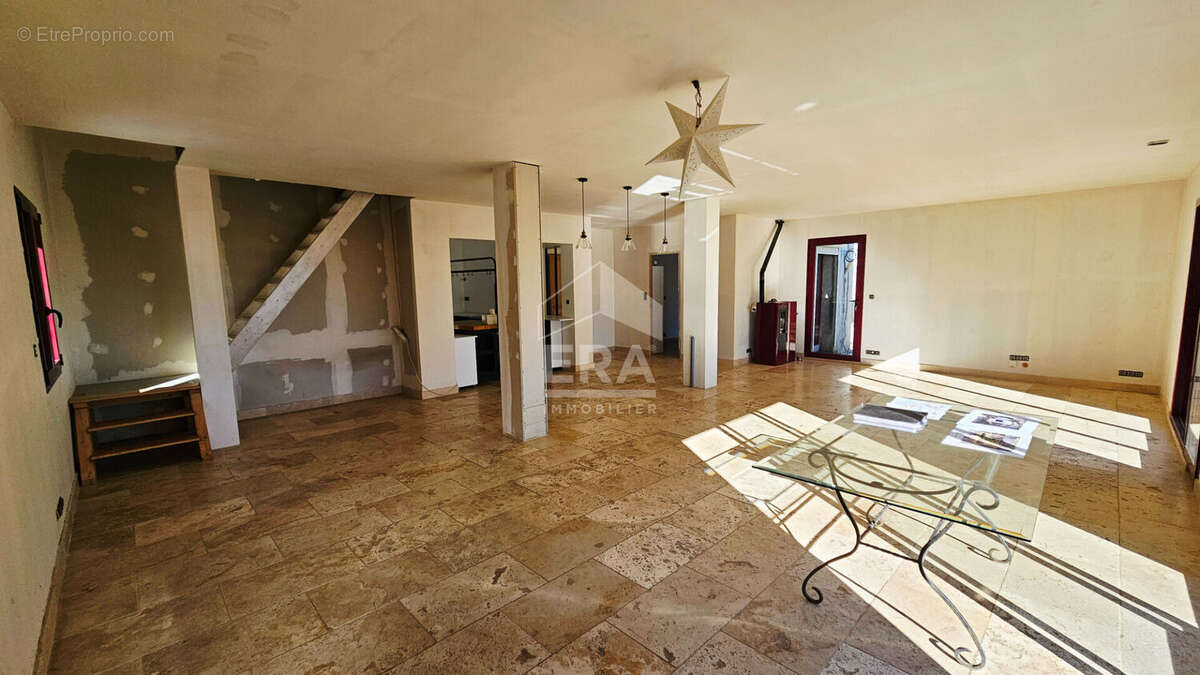 Maison à TOURRETTES-SUR-LOUP