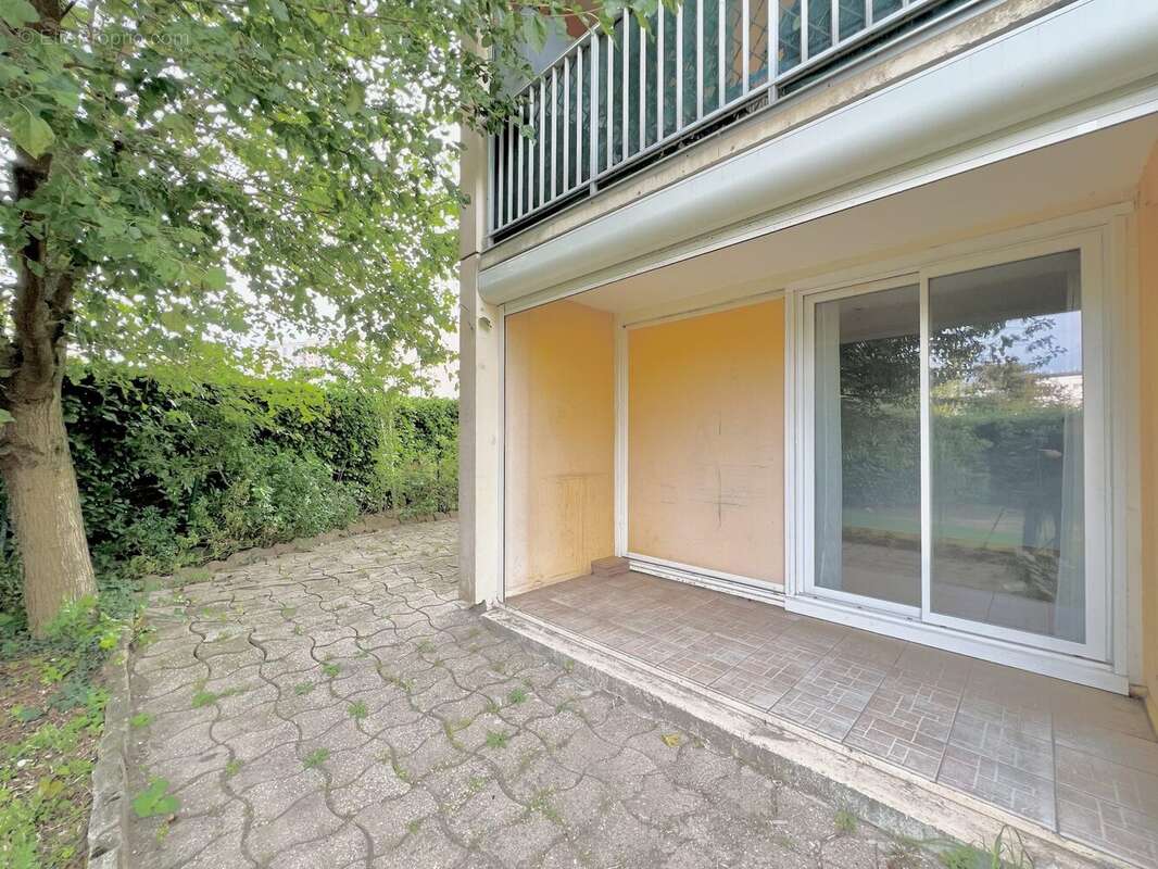 Appartement à DECINES-CHARPIEU