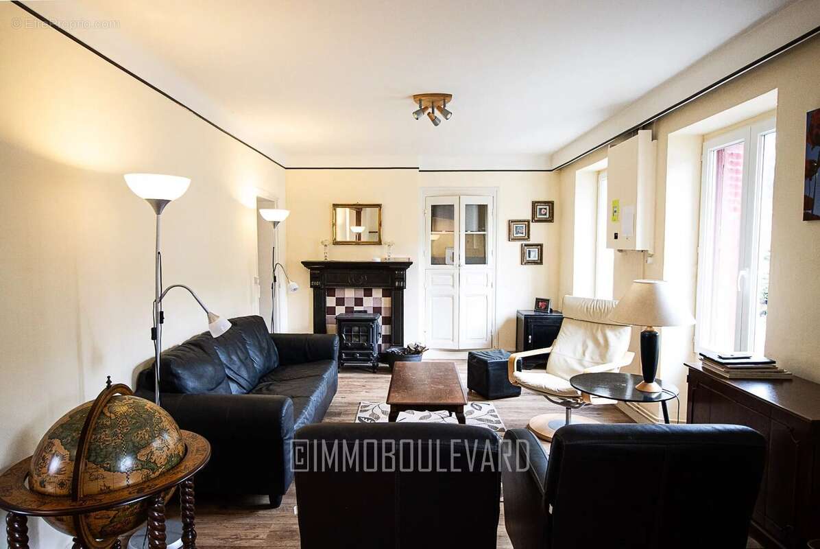 Maison à CHATEAUNEUF-LES-BAINS