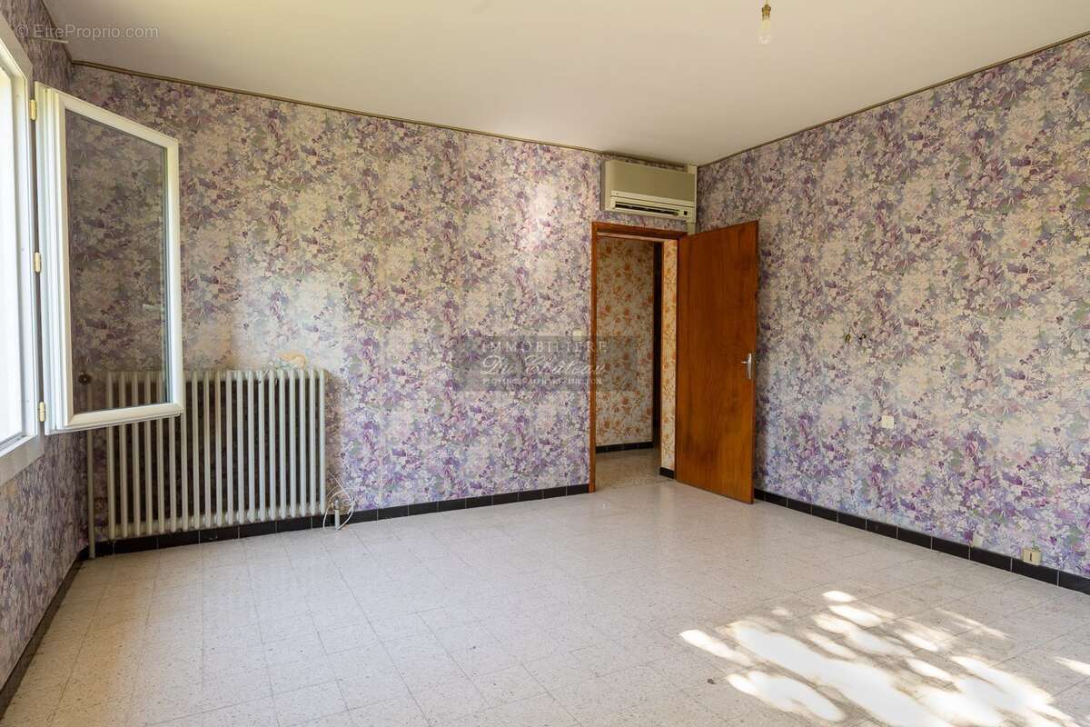 Maison à GORDES