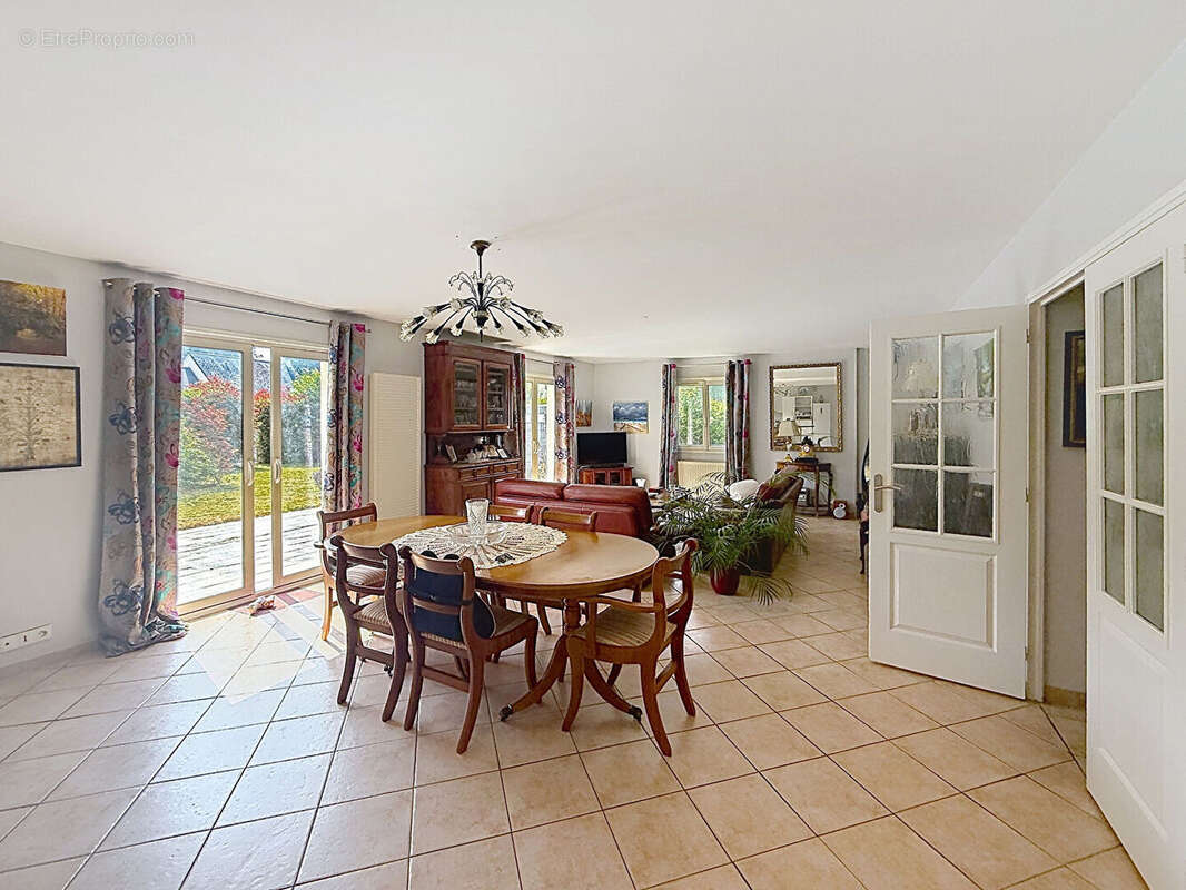 EXCLUSIVITE - LION-SUR-MER - maison de 6 chambres - photo 2