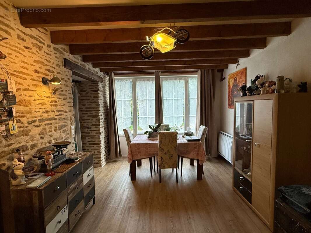 Maison à POULIGNY-NOTRE-DAME