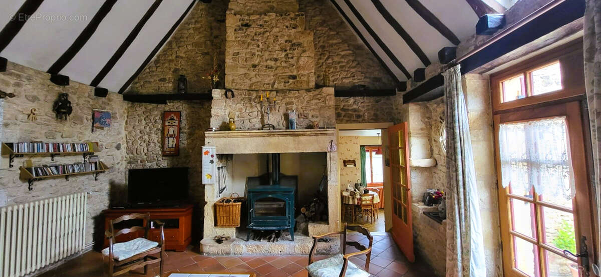 Maison à LE BUISSON-DE-CADOUIN