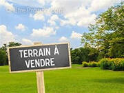 Terrain à ELLIANT