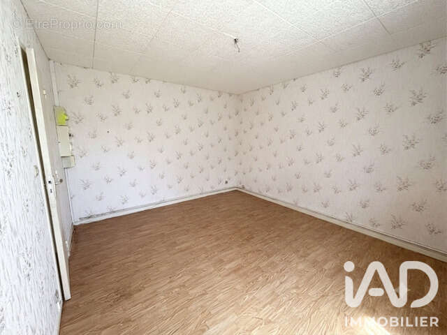 Maison 81 m² à Saint-Genou  - photo 7