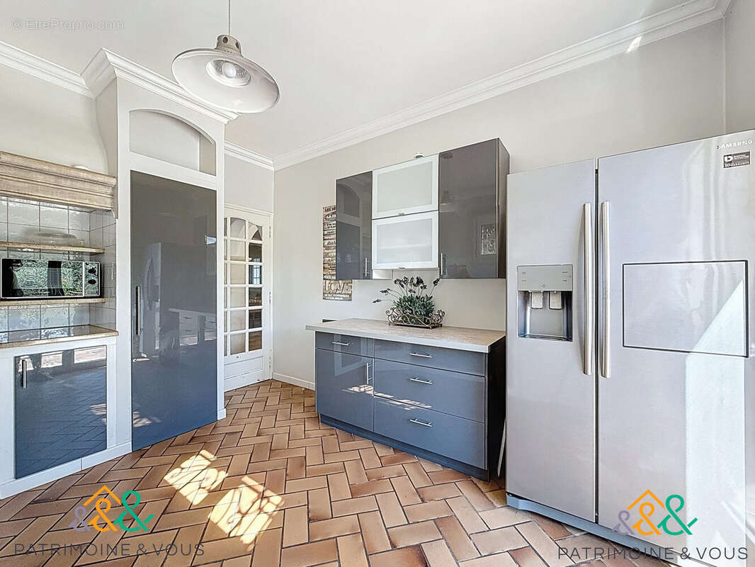 Maison 250 m² à Beaucaire  - photo 5