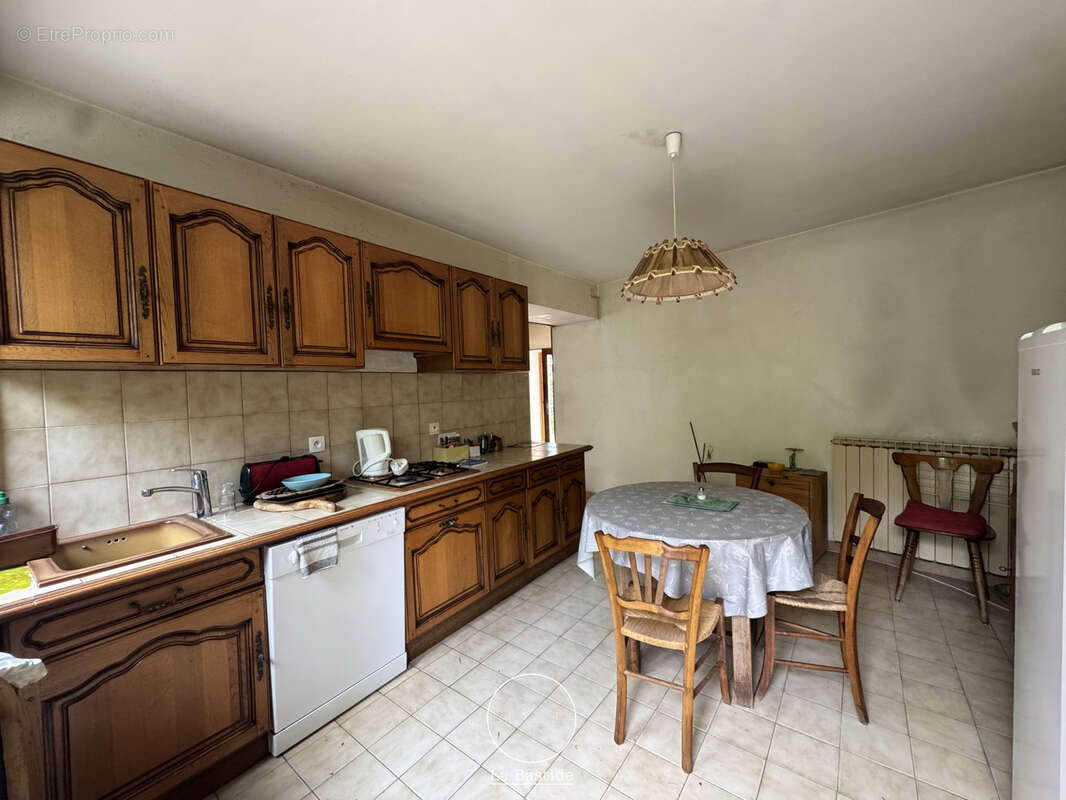 Ferme avec terrains et dépendances à rénover - SOYANS - photo 11
