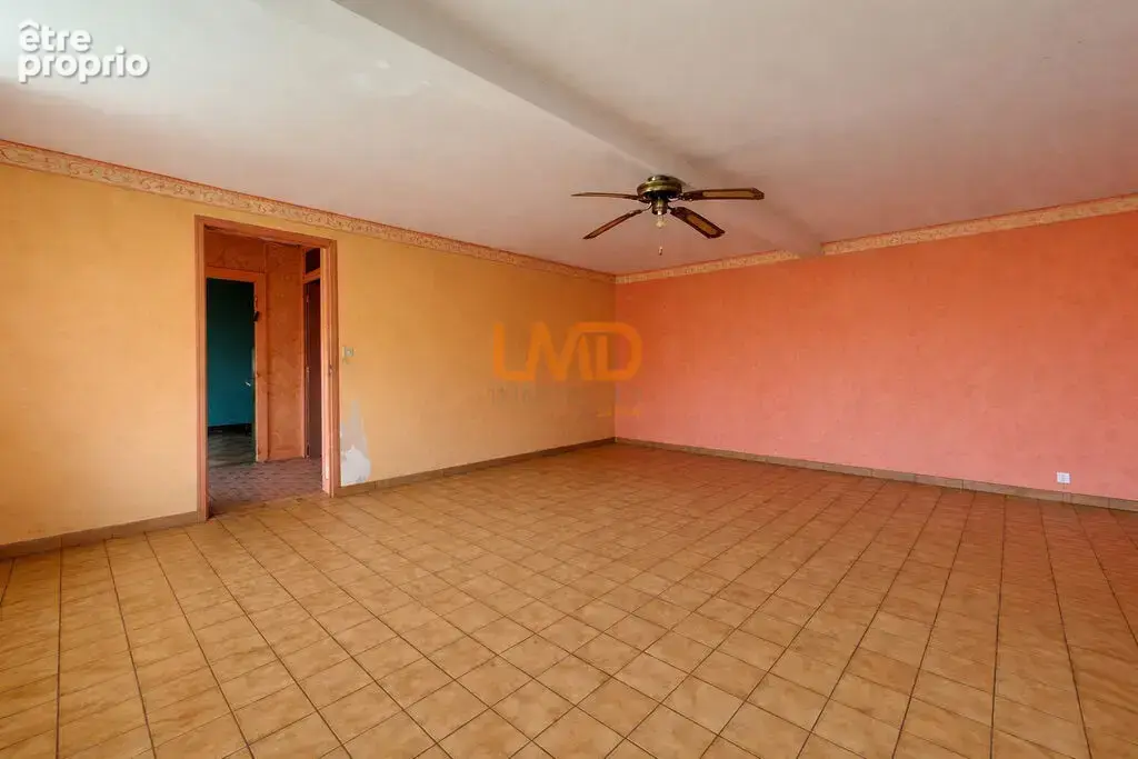 corps de ferme avec une grange de 200 M² - photo 7
