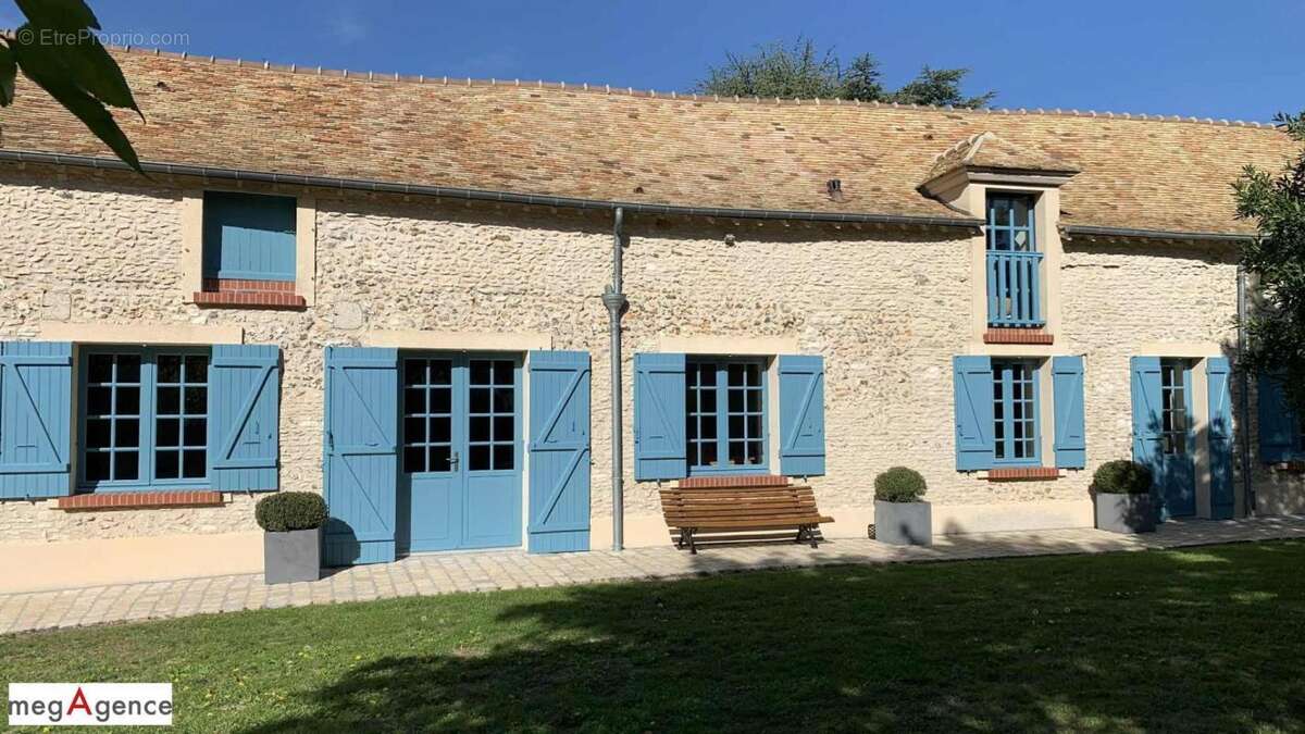 Maison à HOUDAN