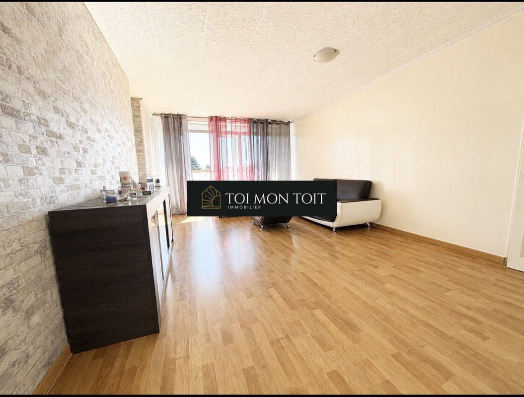 Appartement à SURVILLIERS