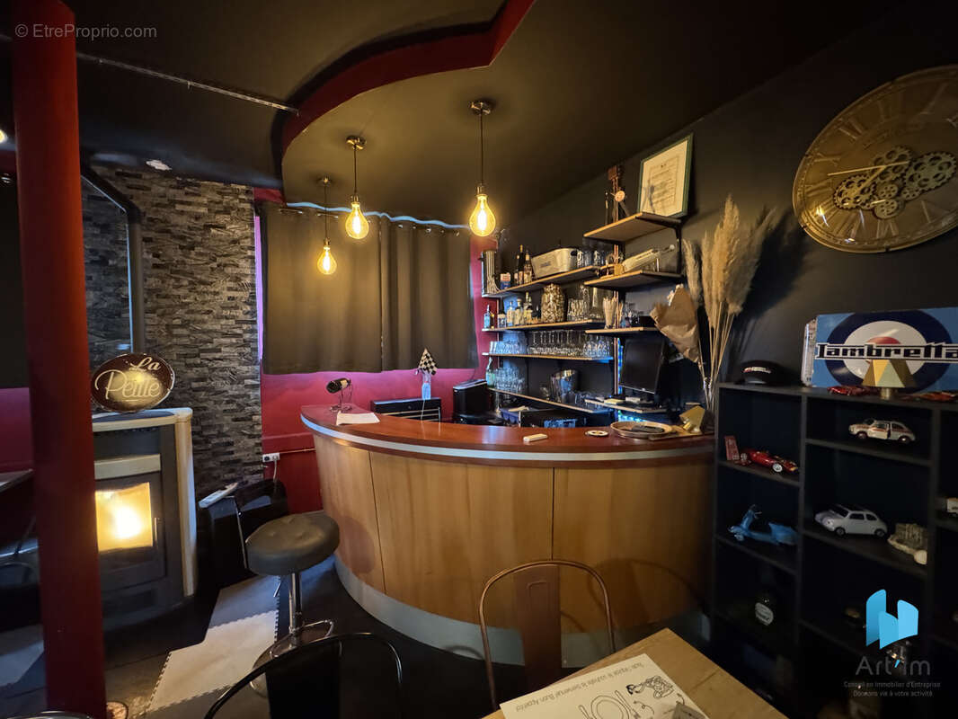 Commerce à YVRE-L'EVEQUE