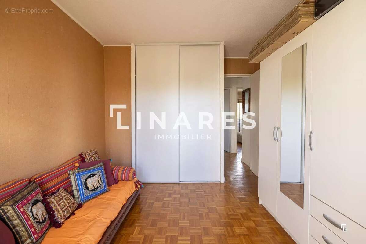 Appartement à MARSEILLE-4E