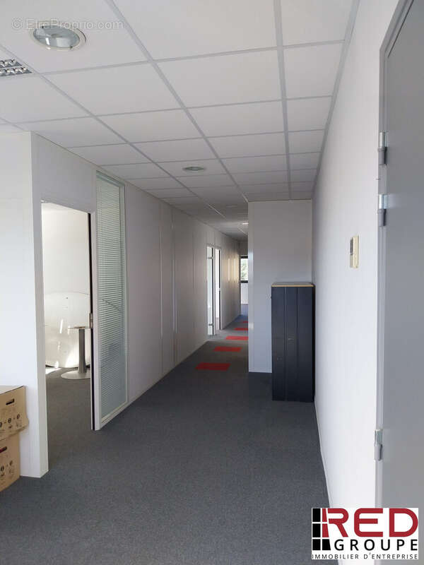 Commerce à EGUILLES